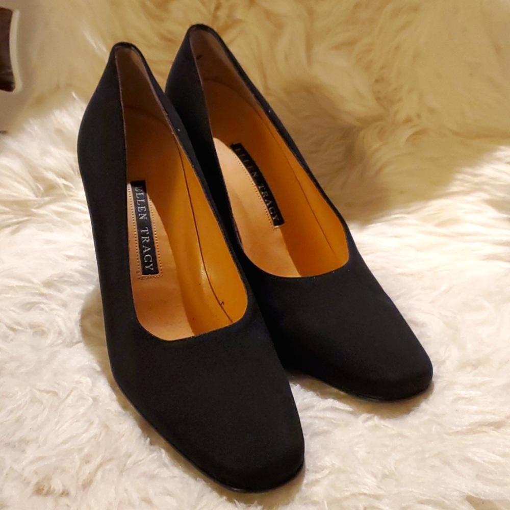 NWOB Ellen Tracy Women's Plain Black Heeled Shoes - Size 8 1/2B